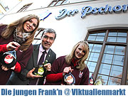 Die "die jungen frank´n" auf dem Viktualienmarkt am 9.11.2011 - neue Weine und sechs fesche fränkische Weinprinzessinnen  (©Foto: GWF)
